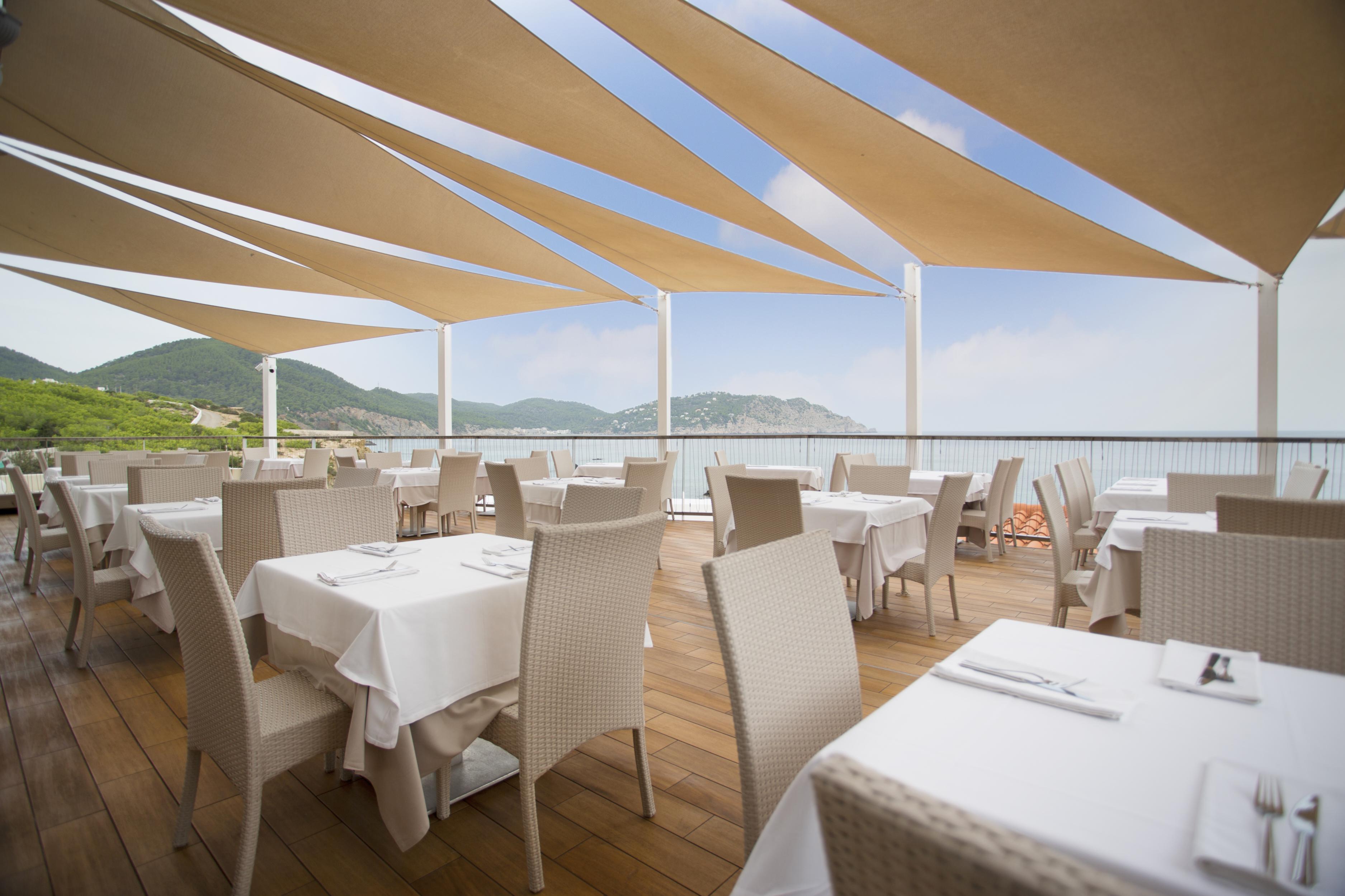 Invisa Hotel Club Cala Blanca Playa DPlaya Des Figueral Exterior foto