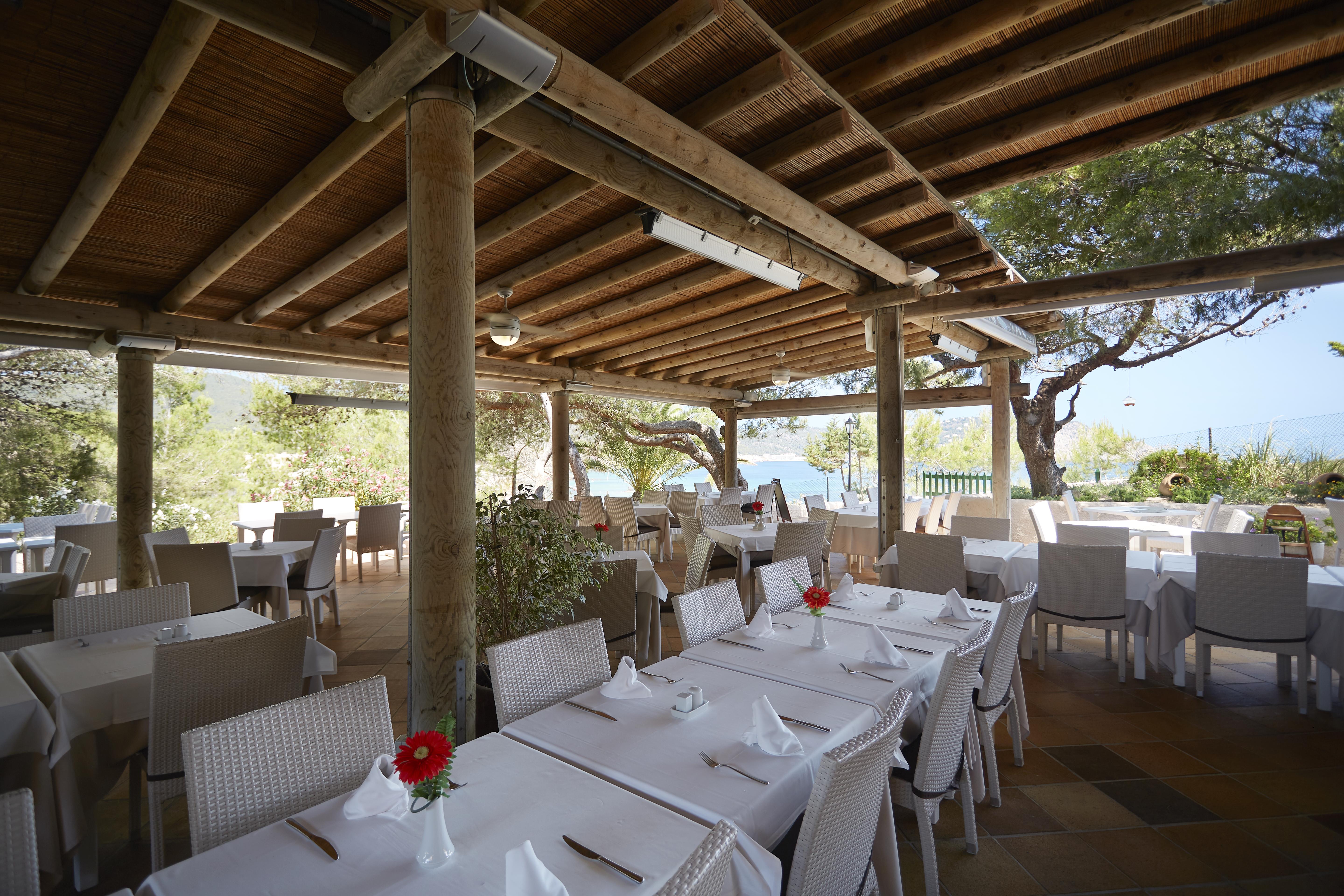 Invisa Hotel Club Cala Blanca Playa DPlaya Des Figueral Exterior foto