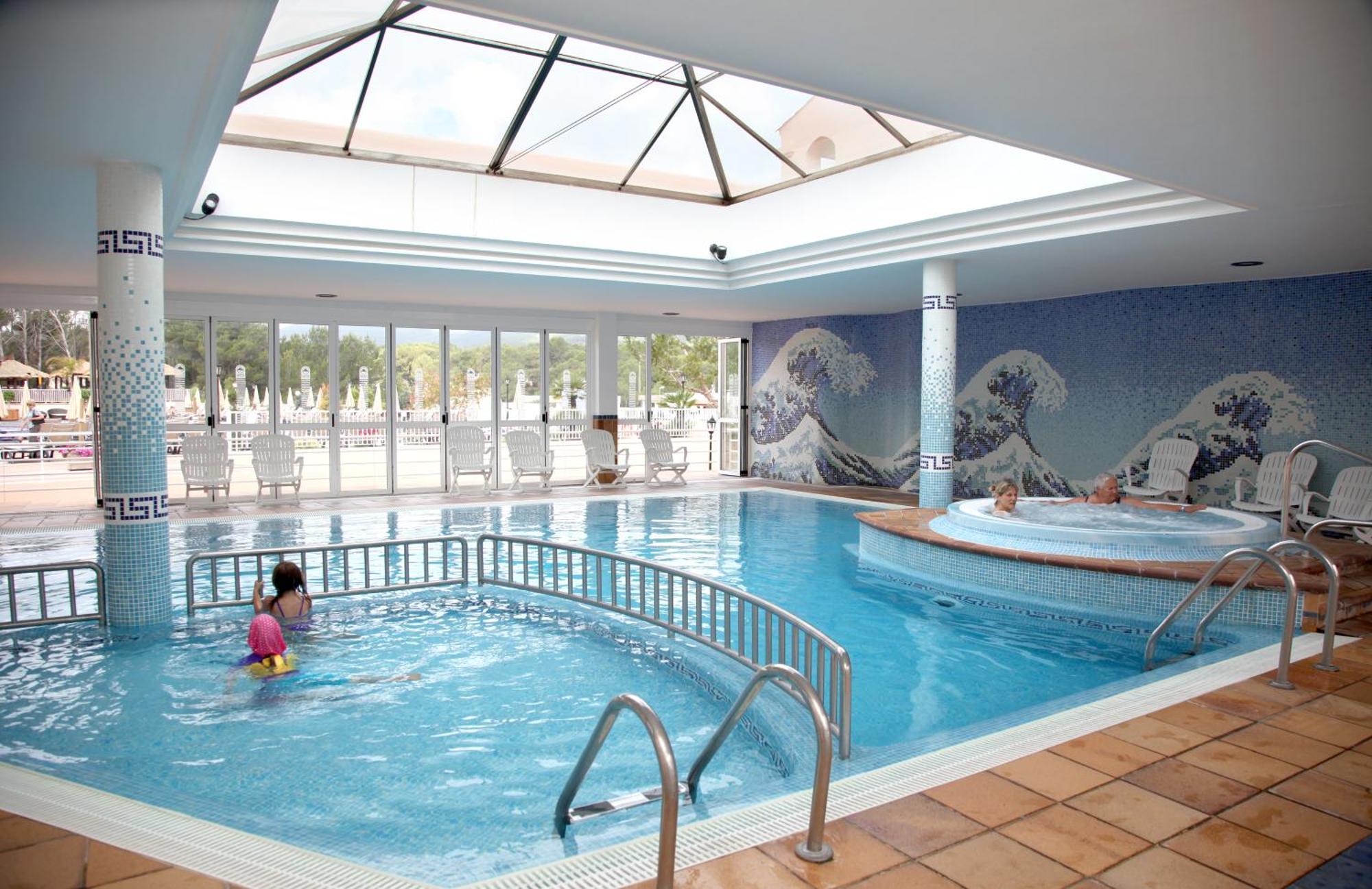 Invisa Hotel Club Cala Blanca Playa DPlaya Des Figueral Facilități foto