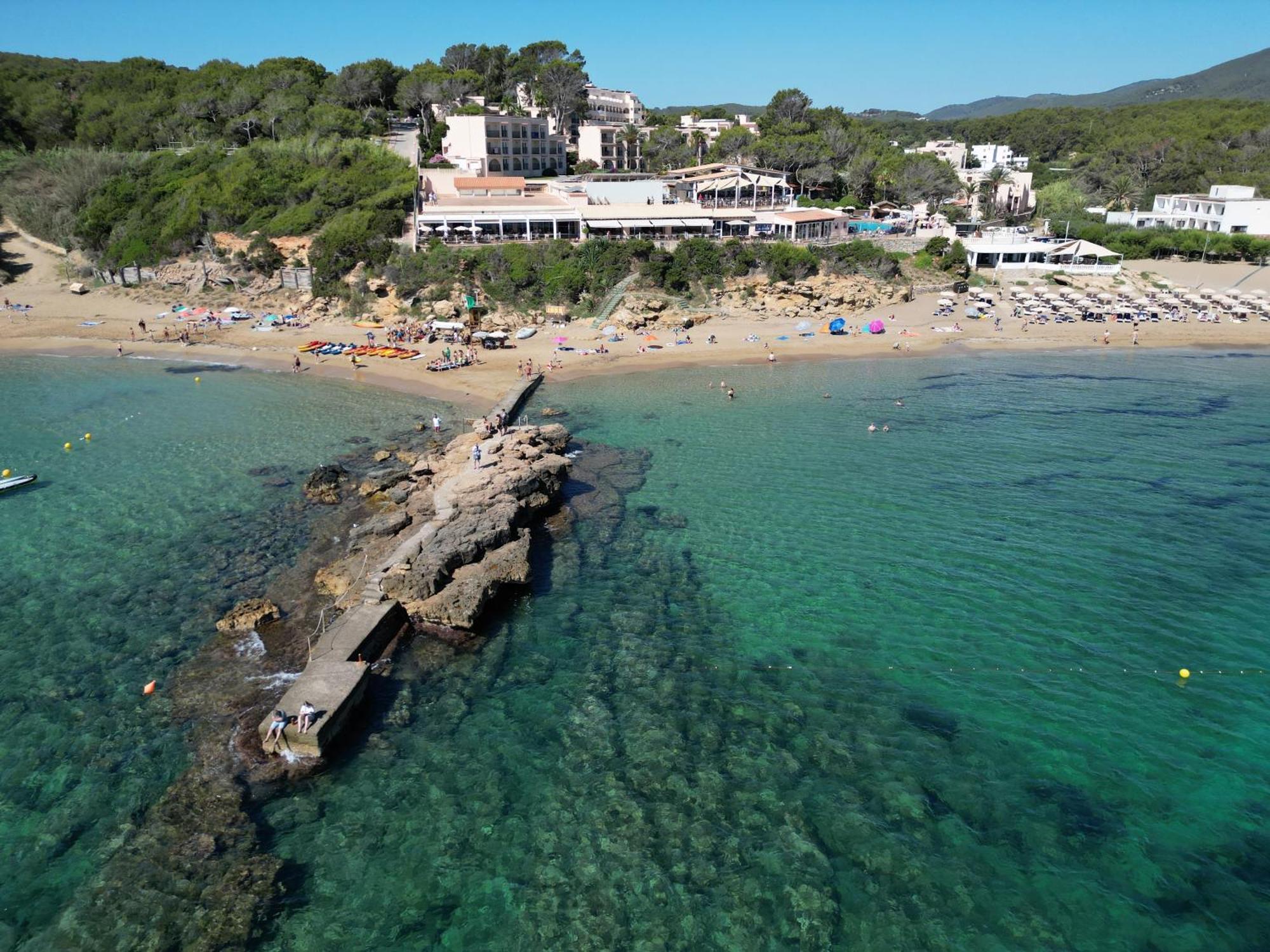 Invisa Hotel Club Cala Blanca Playa DPlaya Des Figueral Exterior foto