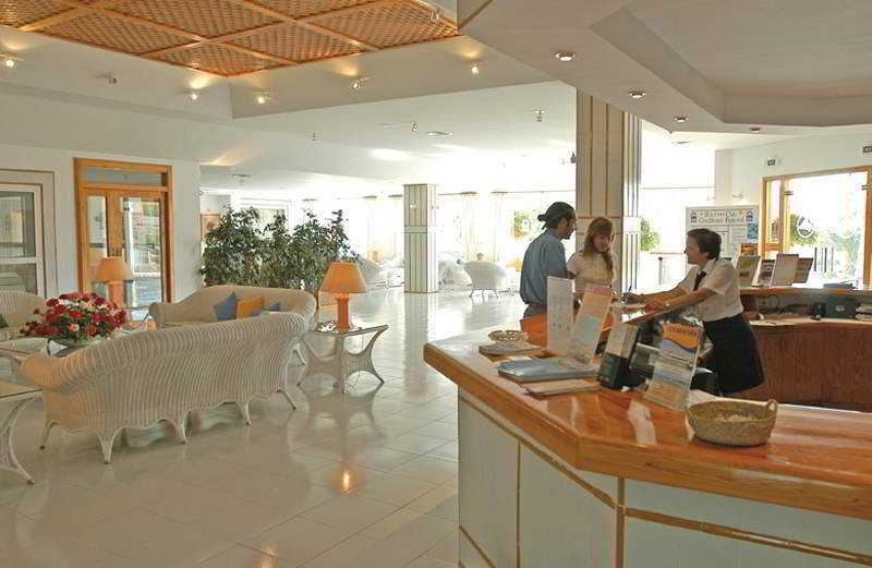 Invisa Hotel Club Cala Blanca Playa DPlaya Des Figueral Interior foto