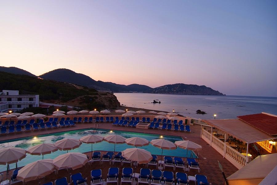 Invisa Hotel Club Cala Blanca Playa DPlaya Des Figueral Facilități foto